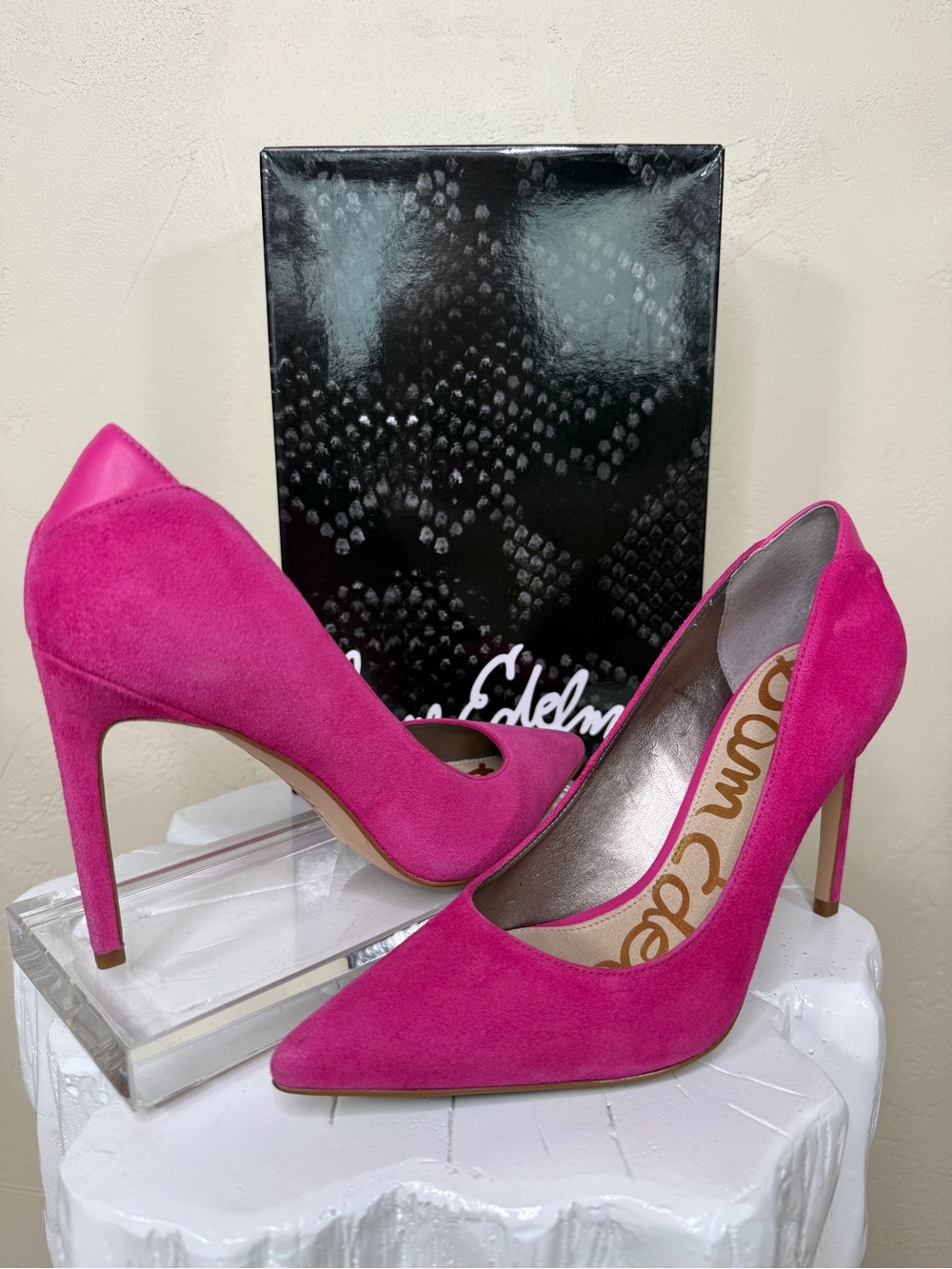 Sam Edelman Genuine Suede Hot Pink Pointed Toe Heels Pumps Style Dea Size 6.5M